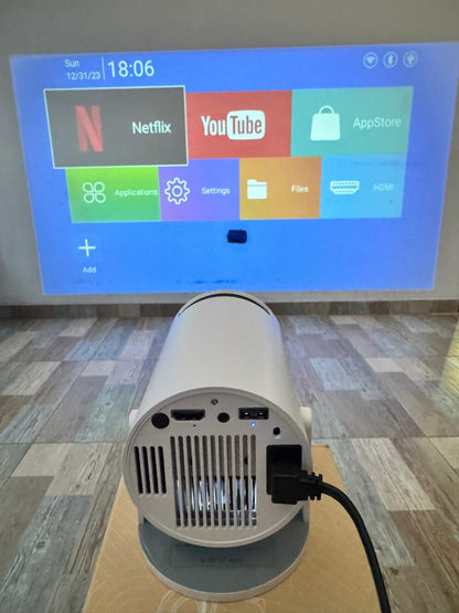 CineXperience 🎥 Proyector HY300